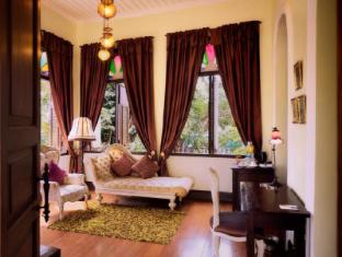 Praya Palazzo Hotel Bangkok - Chao Phraya Suite living room