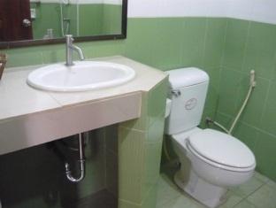 Tassanee Garden Lodge Pattaya - Bathroom