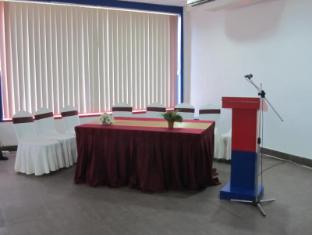 Gunners Club - Minneriya Polonnaruwa - Meeting Room